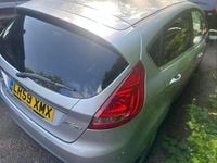 Begagnad Ford Fiesta Titanium 96 HK (70 kW) 2009 Silver Halvkombi