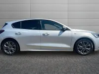 Used Ford Focus ST-Line 123 HP (90 kW) 2024 Moondust silver Hatchback