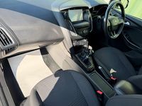 Used Ford Focus Titanium 125 HP (91 kW) 2017 Grey Hatchback