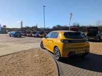 Used Peugeot 208 Allure Premium 99 HP (72 kW) 2022 Yellow Hatchback