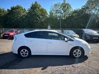 Used Toyota Prius 70 HP (51 kW) 2023 White Sedan