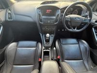 Used Ford Focus ST 185 HP (136 kW) 2016 Blue Hatchback