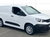 Begagnad Peugeot Partner 102 HK (75 kW) 2020 Minibuss