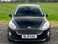 Used Ford Fiesta Zetec 70 HP (51 kW) 2019 Black Hatchback