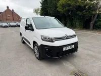 Usado Citroën Berlingo 100 CV (73 kW) 2022 Blanco Monovolumen