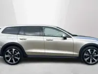 Used Volvo V60 CC Ultimate 247 HP (181 kW) 2023 Estate