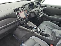 Used Nissan Leaf Tekna 110 kW (150 HP) 2020 White Hatchback