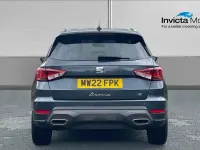 Usado Seat Arona FR Sport 110 CV (80 kW) 2022 Gris SUV