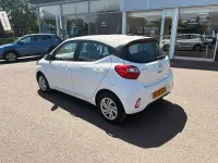 Used Hyundai i10 SE 67 HP (49 kW) 2023 White Hatchback