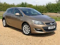Used Vauxhall Astra Elite 115 HP (84 kW) 2013 Bronze Hatchback