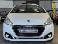 Used Peugeot 208 Prestige 2016 White Hatchback