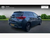 Used Toyota Auris Hybrid Plus 136 HP (100 kW) 2014 Blue Hatchback