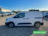 Begagnad Vauxhall Combo 100 HK (73 kW) 2022 Vit Minibuss