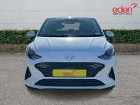 Used Hyundai i10 Premium 79 HP (58 kW) 2026 White Hatchback