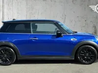 Used Mini Cooper Classic 134 HP (98 kW) 2019 Blue Hatchback