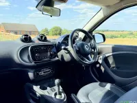 Used Smart ForFour Prime 90 HP (66 kW) 2016 White Hatchback