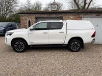 Used Toyota HiLux 150 HP (110 kW) 2023 White Pickup