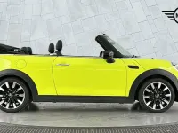 Usado Mini Cooper Exclusive 134 CV (98 kW) 2022 Amarillo Utilitario