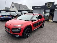 Used Citroën C4 Cactus Flair 100 HP (73 kW) 2015 Red Hatchback