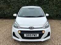 Used Hyundai i10 SE 67 HP (49 kW) 2019 White Hatchback