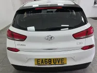 Used Hyundai i30 SE 120 HP (88 kW) 2018 White Hatchback