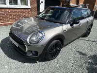 Usado Mini Cooper Clubman 136 CV (100 kW) 2017 Plateado Familiar