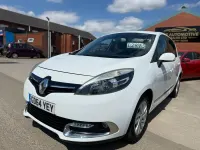 Used Renault Scénic Dynamique 2015 White MPV