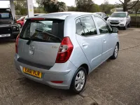 Usado Hyundai i10 Style 86 HP (63 kW) 2011 Prateado Citadino