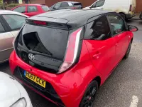 Begagnad Toyota Aygo X-cite 2018 Röd Halvkombi