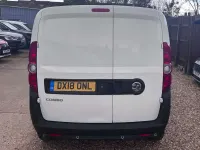 Used Vauxhall Combo 95 HP (69 kW) 2018 White MPV