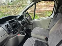 Usado Renault Trafic 115 HP (84 kW) 2014 Branco Monovolume