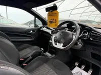 Used Citroën DS3 95 HP (69 kW) 2010 White Hatchback