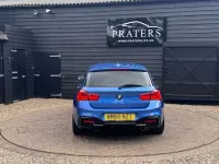Usado BMW M135 Comfort Edition 326 CV (239 kW) 2015 Azul Utilitario