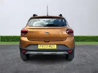 Usado Dacia Sandero Prestige 2022 Naranja Utilitario