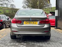 Begagnad BMW 320 Efficient Dynamics 2018 Silver Sedan