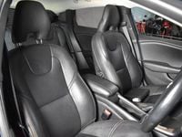 Used Volvo V40 115 HP (84 kW) 2014 Blue Hatchback