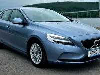 Used Volvo V40 Momentum 122 HP (89 kW) 2018 Blue Hatchback