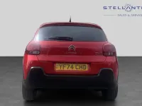 Begagnad Citroën C3 PureTech 108 HK (79 kW) 2024 Röd Halvkombi