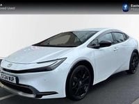 Used Toyota Prius 220 HP (161 kW) 2024 White Hatchback