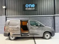 Second-hand Peugeot Partner Premium 131 CP (96 kW) 2023 Gri Monovolum