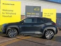 Used Toyota Yaris Hybrid Design 116 HP (85 kW) 2022 Black Estate