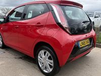 Used Toyota Aygo x-press 69 HP (50 kW) 2015 Red Hatchback