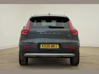 Used Volvo XC40 Core 163 HP (119 kW) 2025 Green SUV