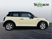 Used Mini Cooper Classic 134 HP (98 kW) 2019 White Hatchback