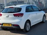 Used Kia Rio 101 HP (74 kW) 2022 White Hatchback