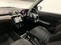 Usado Suzuki Swift SZ5 2022 Vermelho Citadino