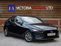 Usado Mazda 3 Luxury 2022 Azul Utilitario