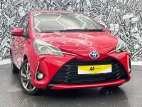 Used Toyota Yaris 100 HP (73 kW) 2018 Red Hatchback