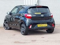Begagnad Hyundai i10 Premium 2025 Svart Halvkombi