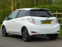 Used Toyota Yaris Trend 99 HP (72 kW) 2013 White Hatchback